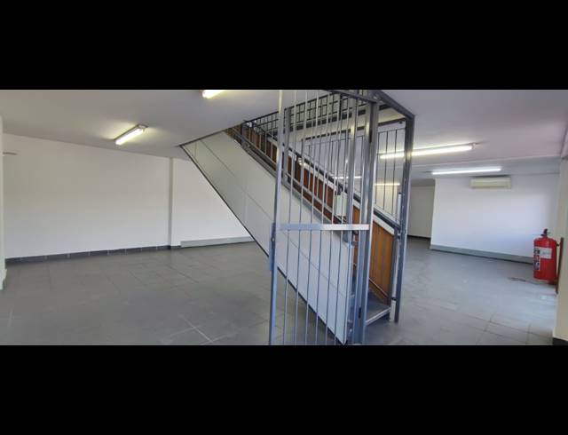 1,083M² WAREHOUSE TO LET IN SAMRAND BUSINESS PARK
